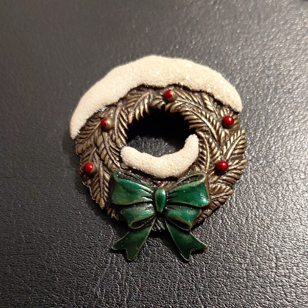 Elegant Holiday Wreath Brooch with Green Bow